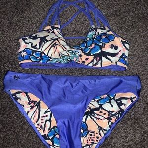 MAAJI BIKINI reversible women’s bikini.